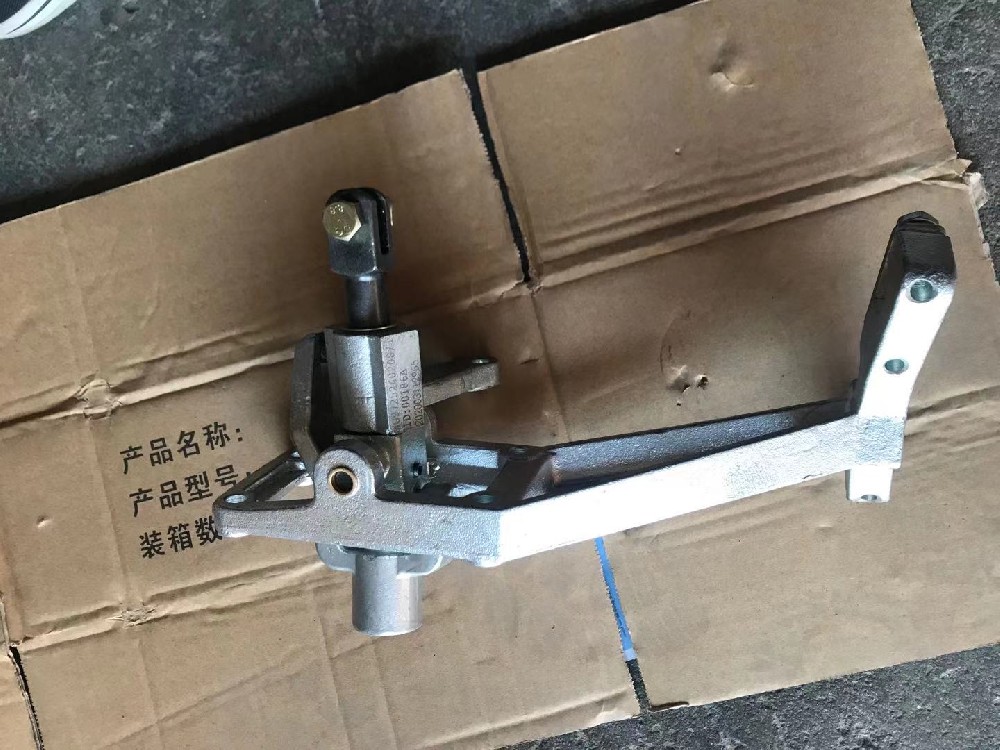 操纵机构