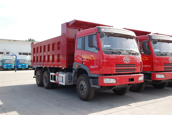 一汽自卸车.jpg