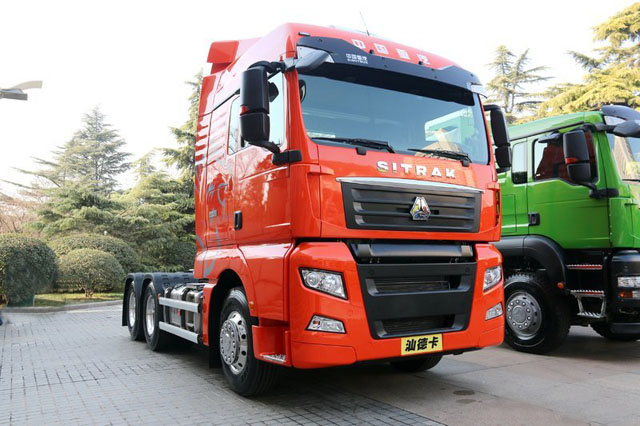 C7H重卡 540马力 6X4自动挡牵引车.jpg